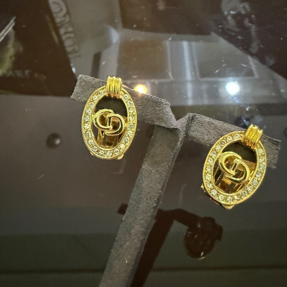 LOT 2192 18K gold plated Christian Dior vintage clip on earrings - Picture 3 of 9
